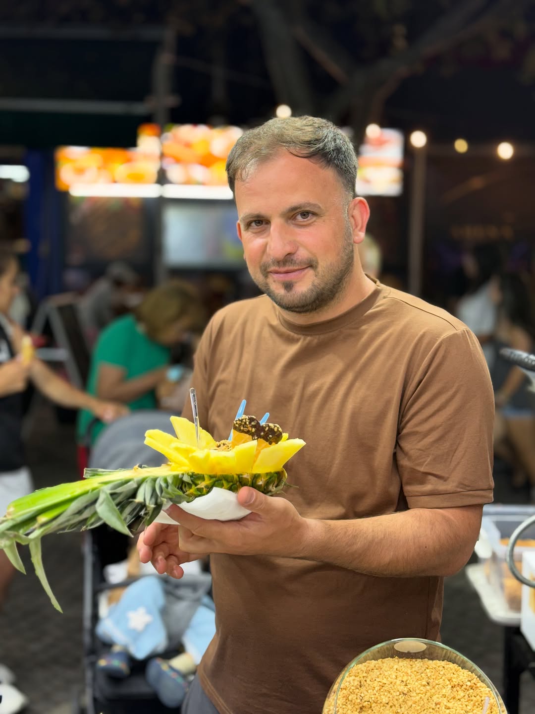 Ananas içinde dondurmamızı denediniz mi ?